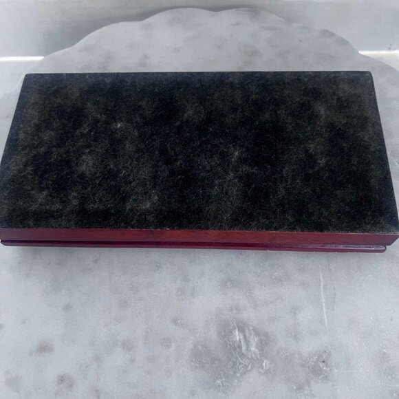 Vtg Wooden Jewelry Box Red Velvet Interior Trinkets Keepsakes Rectangular Design - Picture 4 of 12